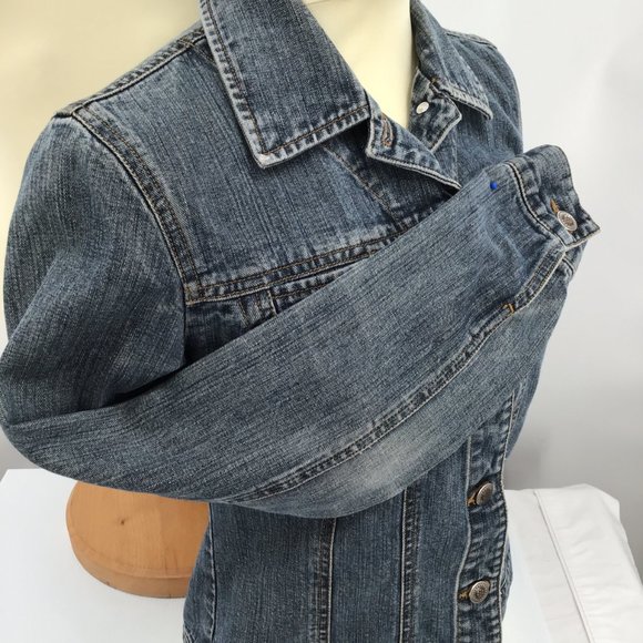 Ann Taylor Denim Jacket, size XS. Perfect wear and color - Picture 10 of 10